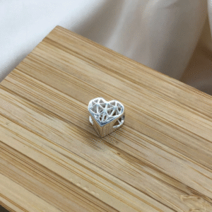 Berloque de prata 925 coração detalhado