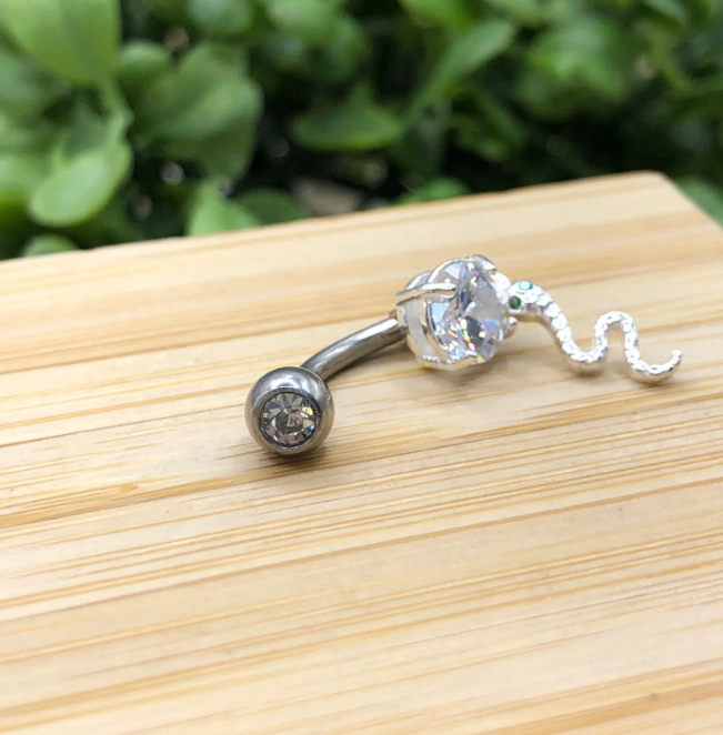 Piercing de prata 925 de furo umbigo zircônia com cobra cravejada - Imagem 4