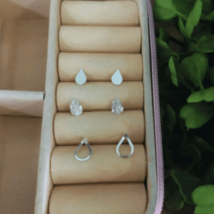 Trio de brincos de prata 925 gotas e pedra branca