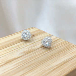 Brinco de prata 925 coração pedra zirconia com borda cravejada