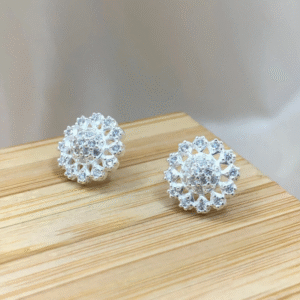 Brinco de prata 925 flor arredondada cravejada