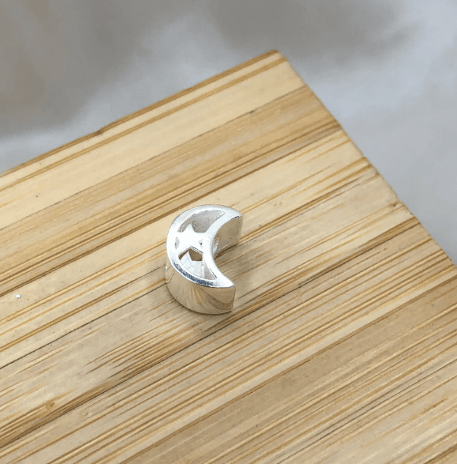 Berloque de prata 925 lua vazada com estrela | Berloques