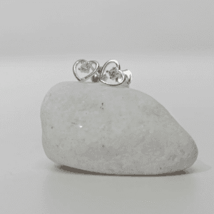 Brinco de prata 925 coração liso vazado com zircônia | Brincos