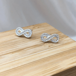 Brinco de prata 925 inspiração infinito cravejado brilhante | Brincos