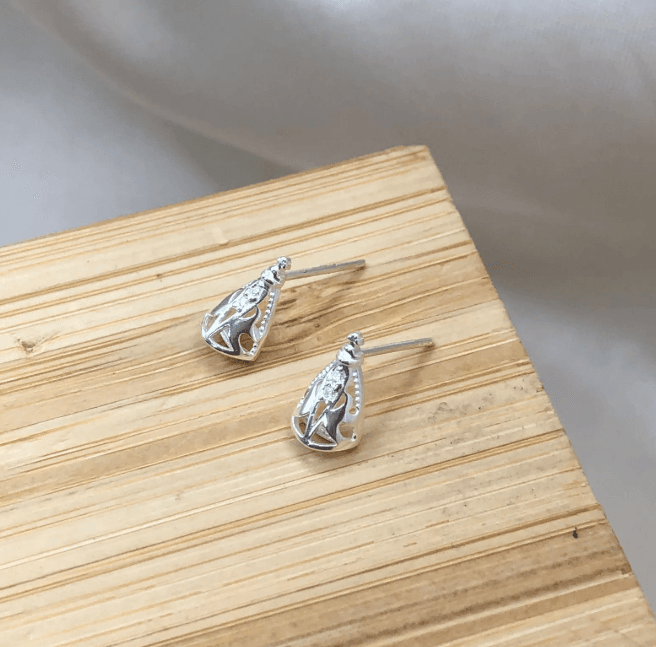 Brinco de prata 925 n. sra. aparecida com detalhes vazados | Brincos