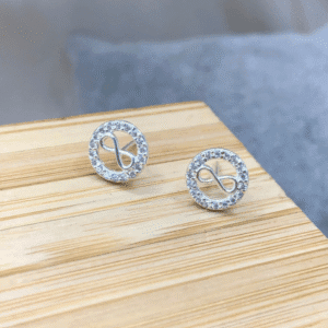 Brinco de prata 925 redondo infinito com borda cravejada | Brincos