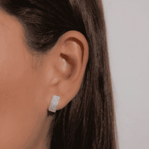 Brinco de prata 925 retângulo abaulado cravejado | Brincos