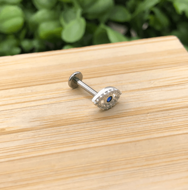 Piercing de prata 925 de furo h8 olho grego cravejado base reta para tragus, helix e tash rock | Piercing