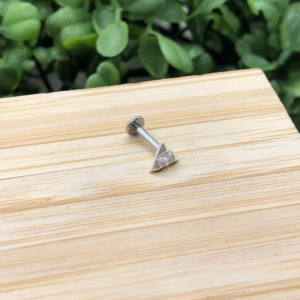 Piercing de prata 925 de furo h8 triângulo com zircônia base reta para labret, helix e tash rock | Piercing