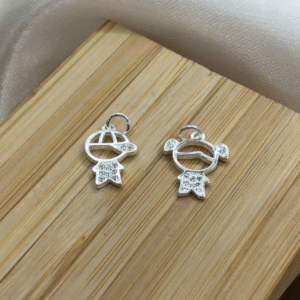 Pingente de prata 925 menino ou menina cravejado com detalhe vazado | Pingentes