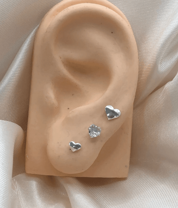 Trio de brincos de prata 925 2 corações e pedra branca | Brincos