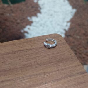 Piercing Fake Trabalhado com Ponto de Luz Zircônia Cristal