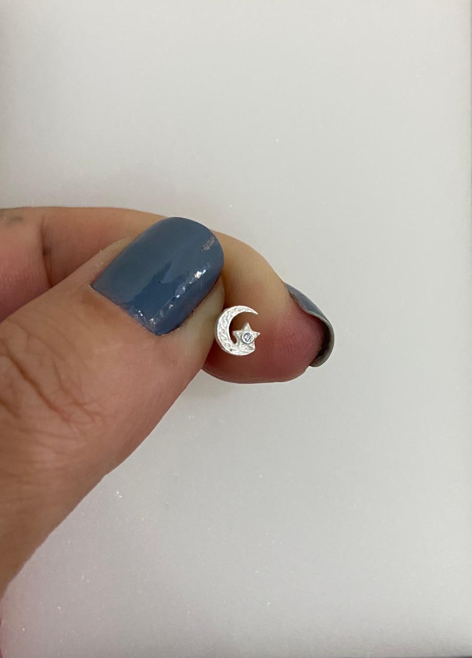 Piercing de prata 925 de furo h7 meia lua com detalhe Estrela cravejada base bolinha para tragus, helix e tash rock - Imagem 2