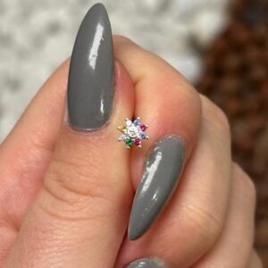 Piercing Tragus Flor Zircônias Coloridas Prata 925