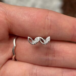 Piercing 2 Folhas cravejada e vazada Prata 925