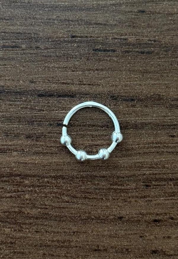Piercing argolinha lisa com 4 esferas Prata 925 - Imagem 2