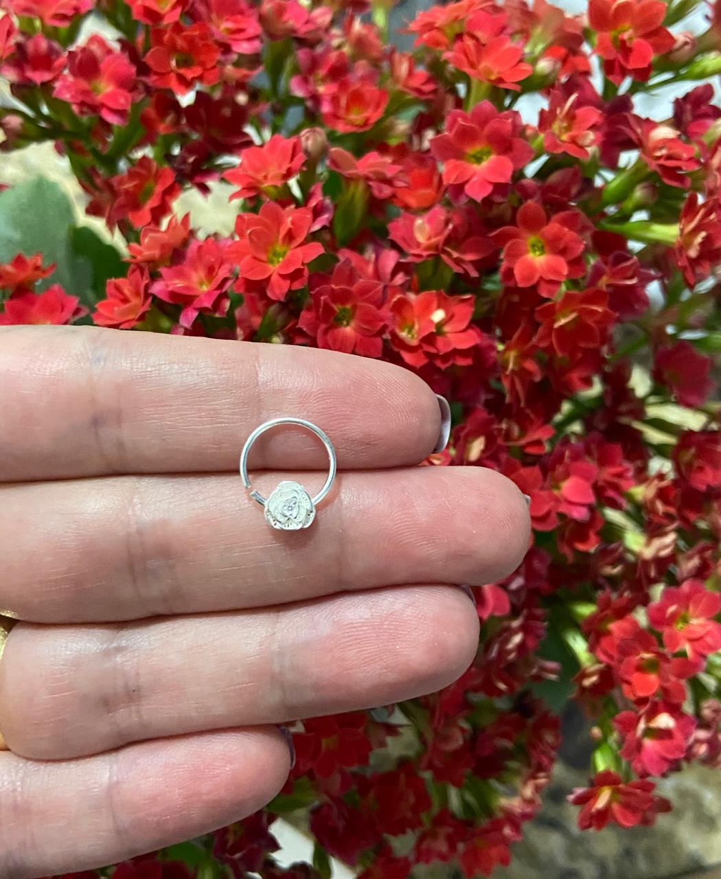 PIERCING ARGOLA TORÇÃO FLOR CRAVEJADA PRATA 925