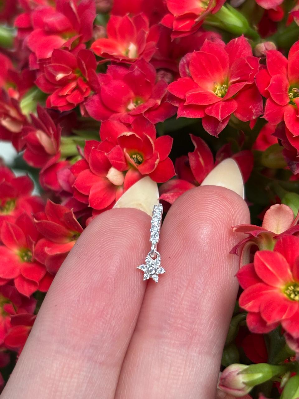 Piercing argolinha cravejada com pingente flor cravejada - Prata 925