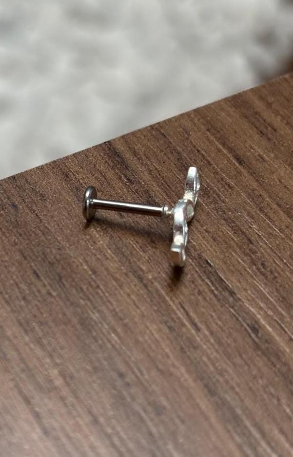 Piercing 2 Folhas cravejada e vazada Prata 925 | Piercing