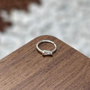 Piercing Argola Com Detalhe De Triângulo Em Prata 925 | Piercing