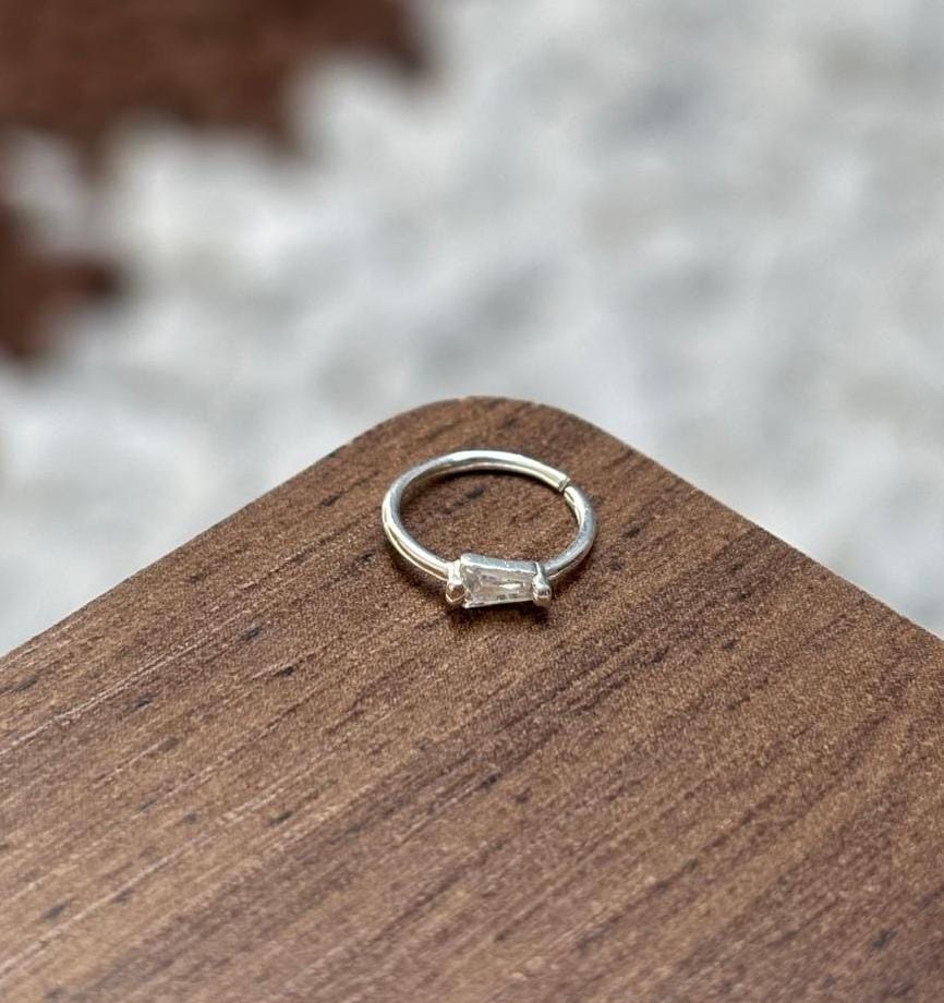 Piercing Argola Com Detalhe De Triângulo Em Prata 925 | Piercing