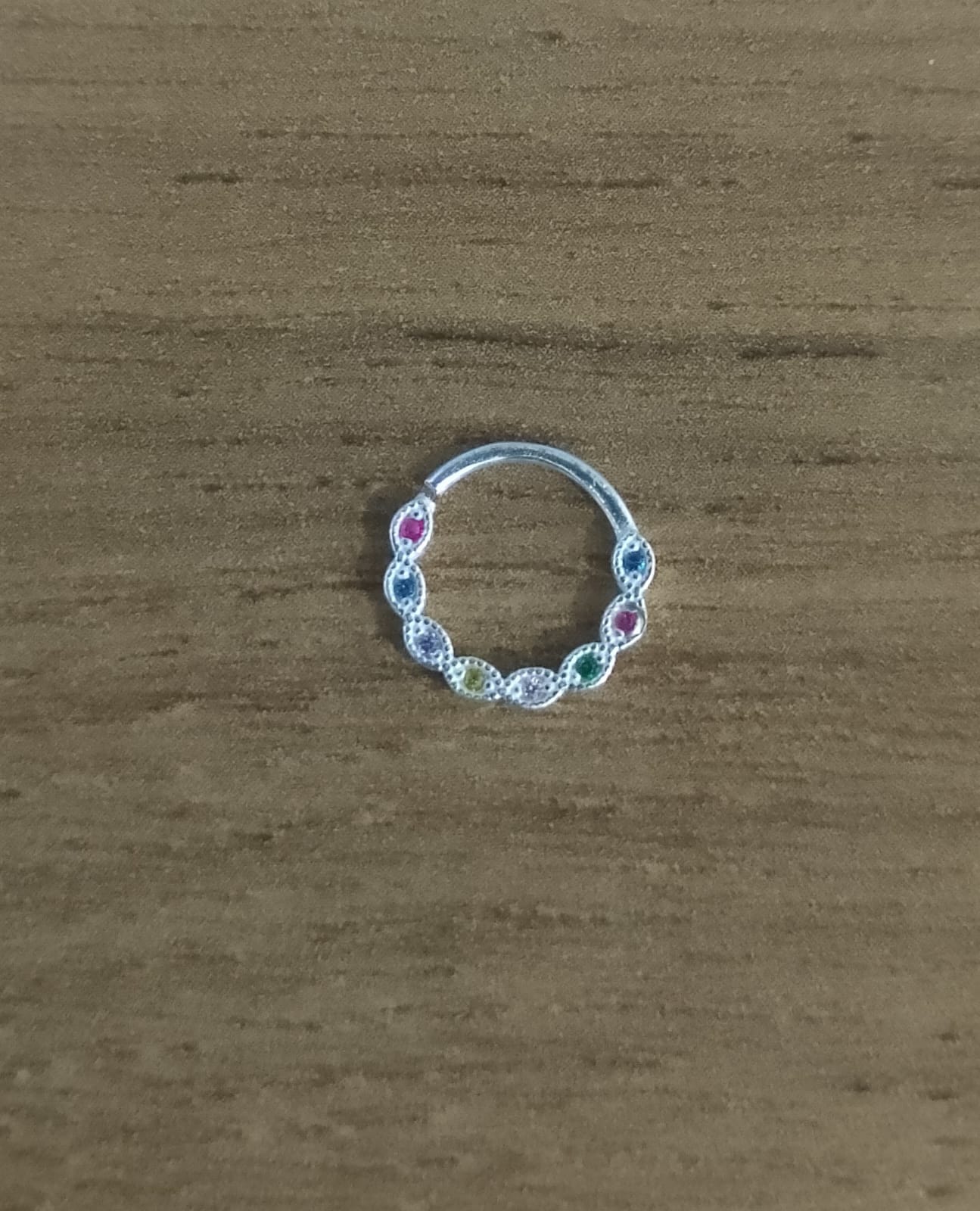 Piercing de prata 925 com detalhes ovais cravejadas color para septo | Piercing