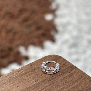 Piercing de prata 925 de furo argola dupla cravejada para septo e daith | Piercing