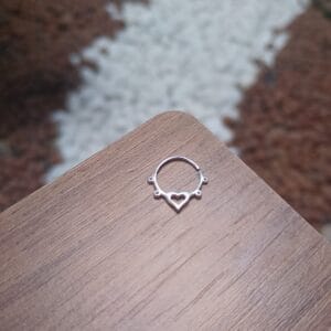 Piercing de prata 925 de furo Coração vazado | Piercing