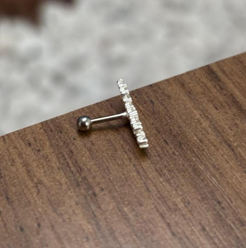 Piercing de prata 925 de furo h6 9 folhas cravejada base bolinha para conch, helix e lóbulo | Piercing