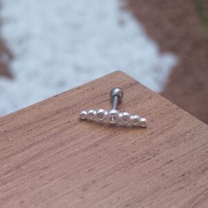 Piercing de prata 925 de furo h8 com 7 pontos de luz base bolinha para conch, helix e tash rock | Piercing