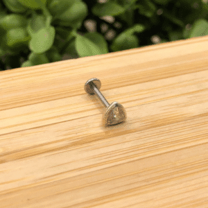 Piercing de prata 925 de furo h8 triângulo com zircônia base reta para labret, helix e tash rock | Piercing