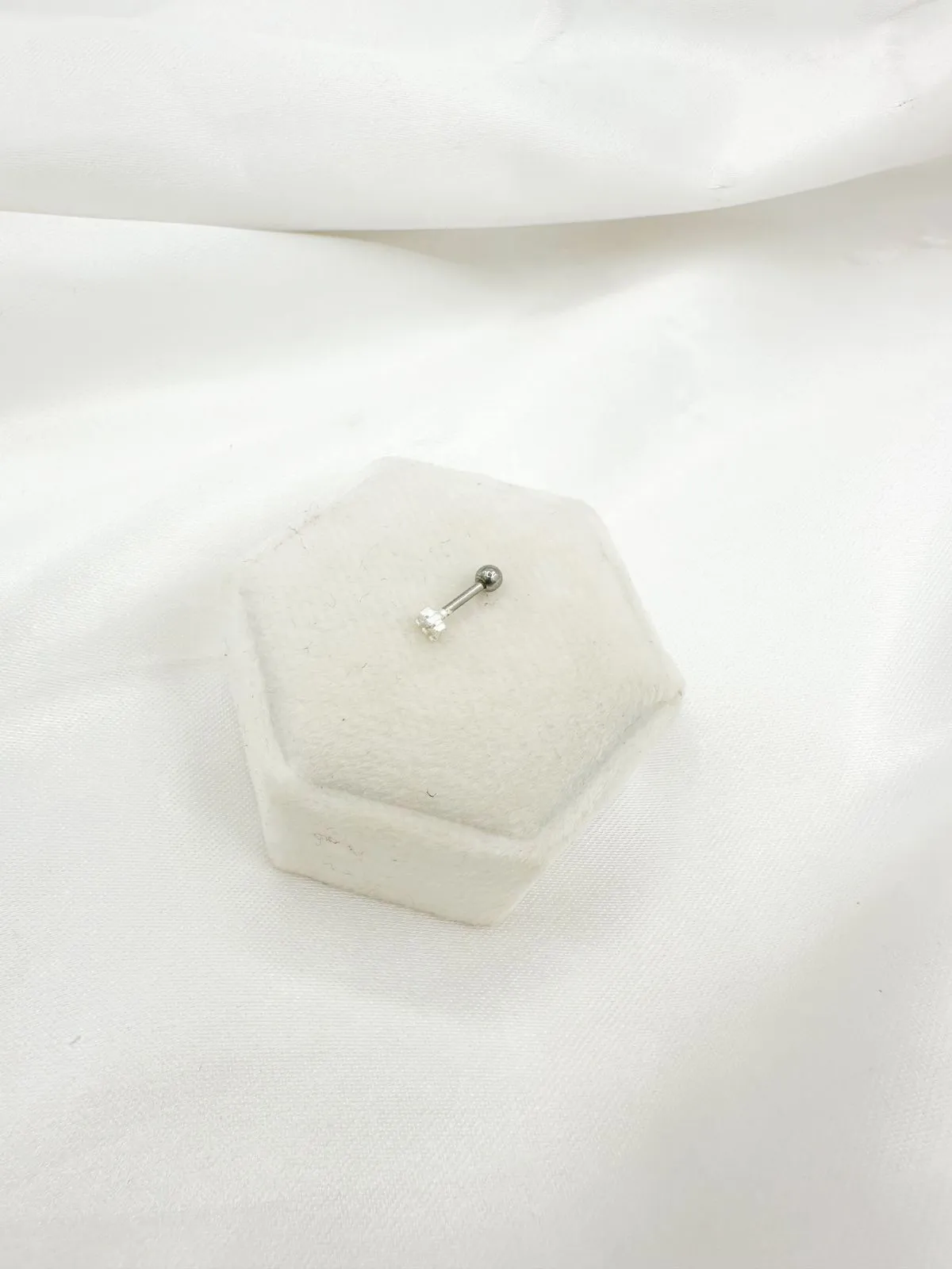 Piercing Três Pedrinhas para Tragus Prata 925 - Imagem 2