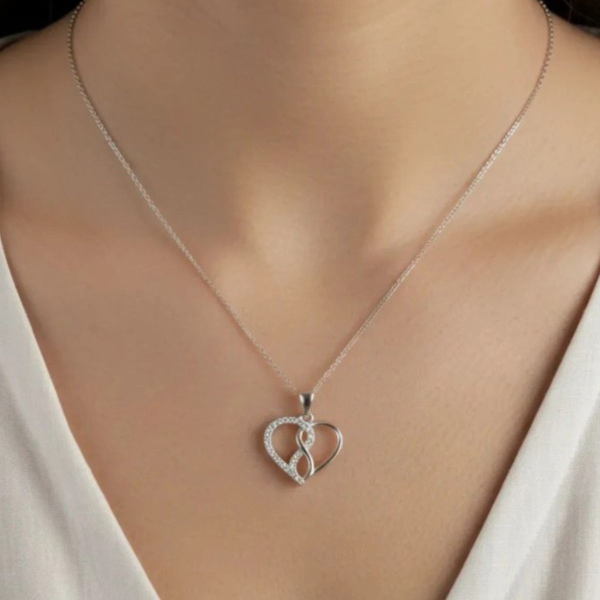 Corrente-de-prata-925-com-pingente-coração-com-infinito-no-meio-metade-cravejado