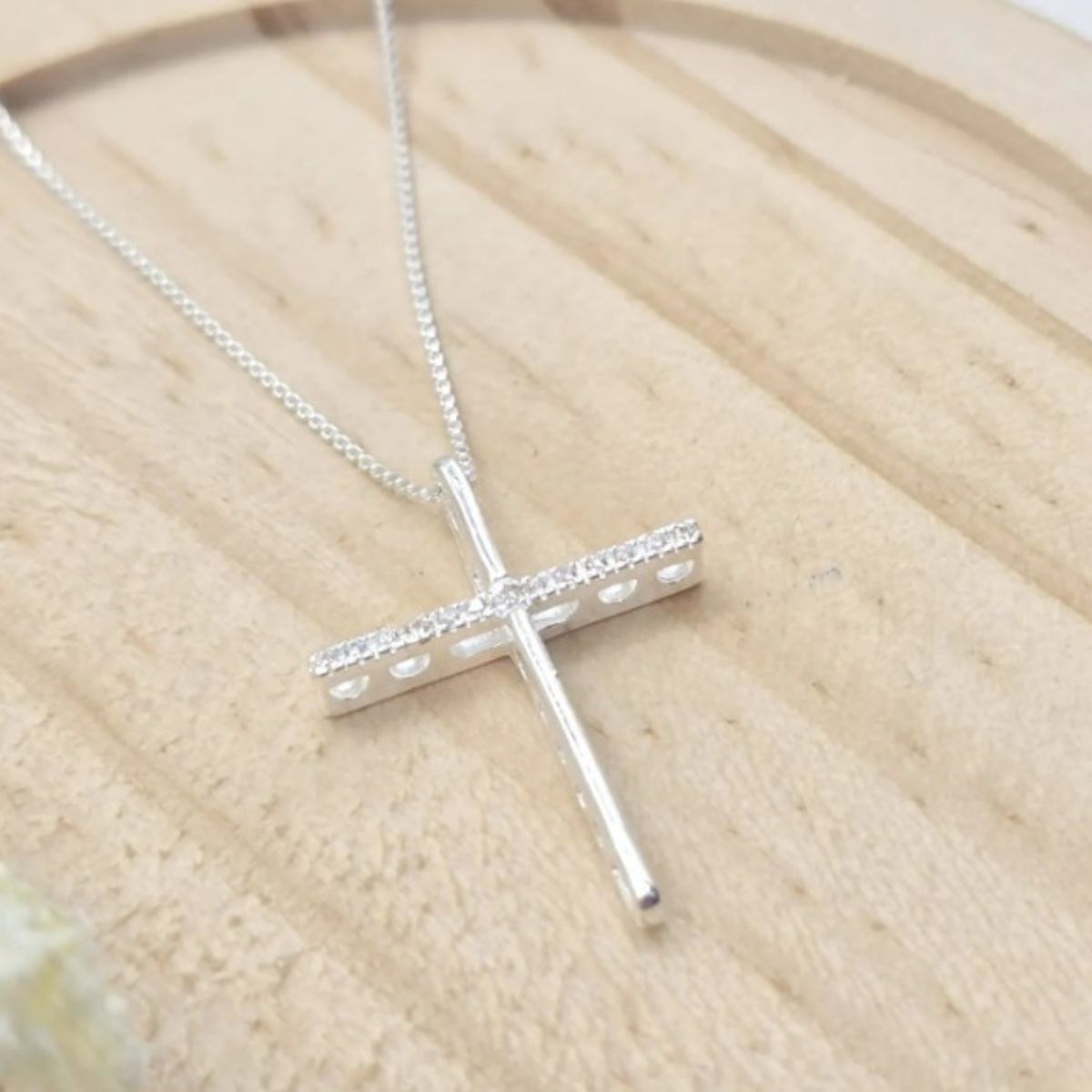 Corrente de prata 925 com pingente cruz lisa e cravejada - Imagem 3