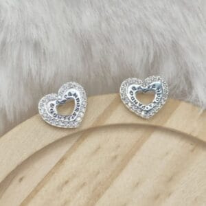 Brinco-de-prata-925-coração-inspiração-com-borda-de-zircônias