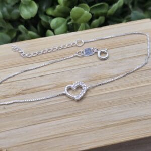 Pulseira-de-prata-925-com-pingente-central-coração-detalhado-v12-com-extensor-1,3g